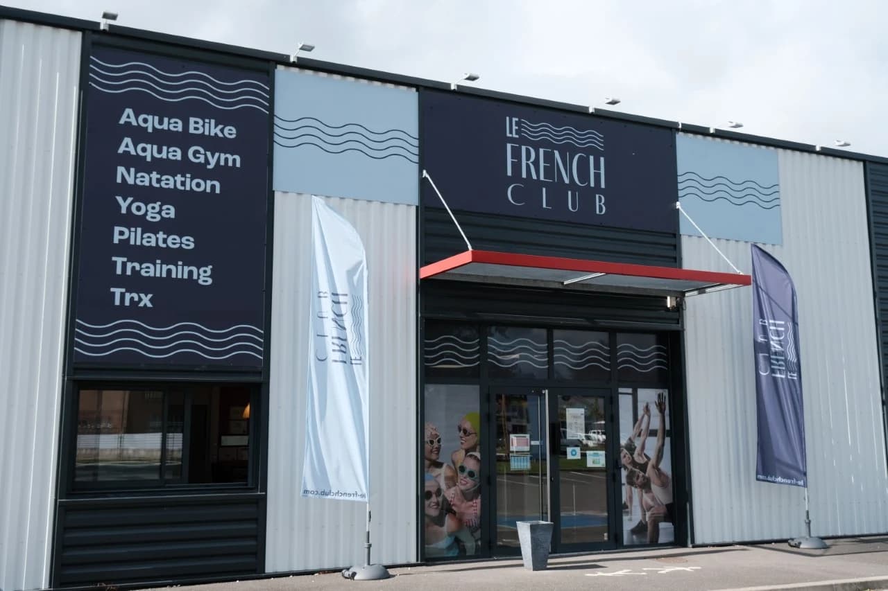 Intérieur du French Club à Sainte-Eulalie